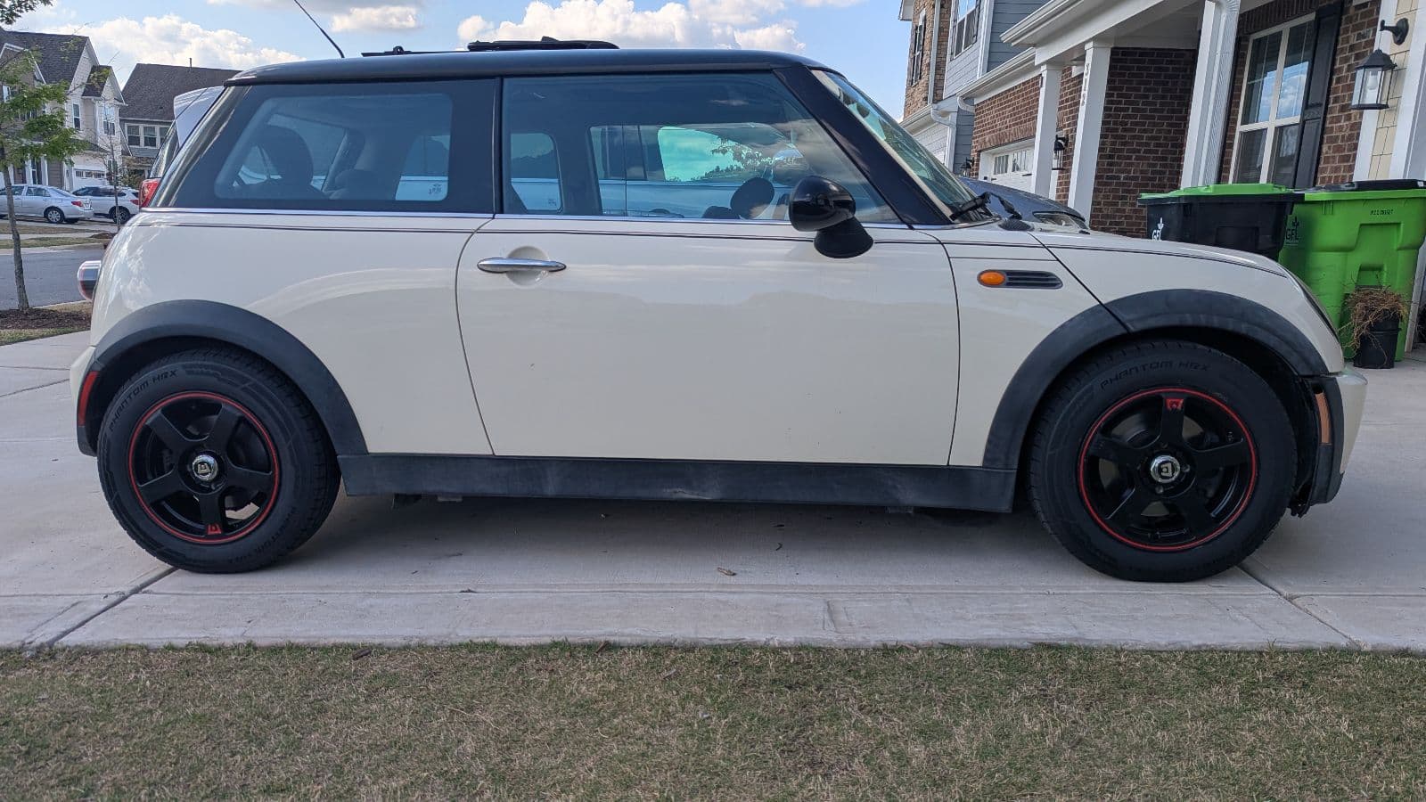 Mini Cooper 2-Door Hatchback